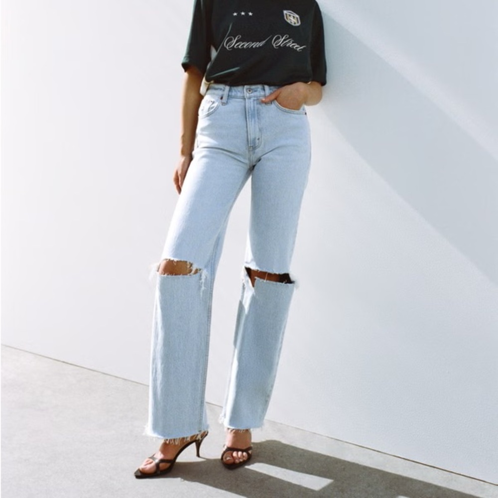 Abercrombie & Fitch High Rise 90s Relaxed Raw Hem Jean